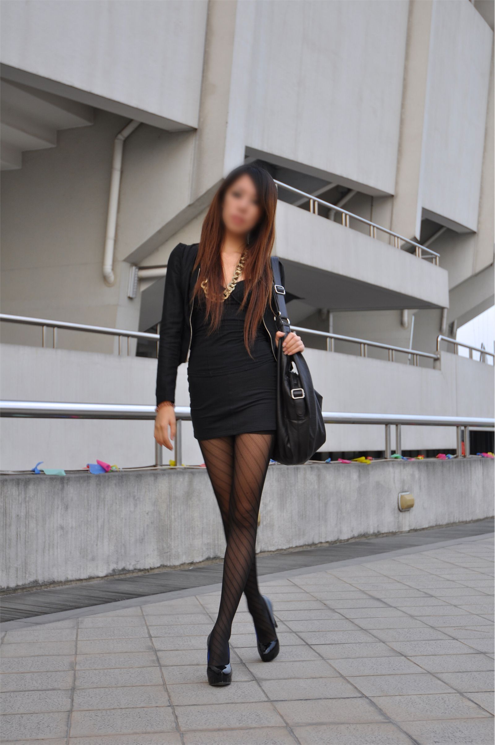 丝间舞 Vip NO.413 穿着黑丝高跟去旅行